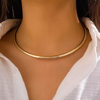 Vintage Iron Torque Choker: Bold Collar Necklace Style